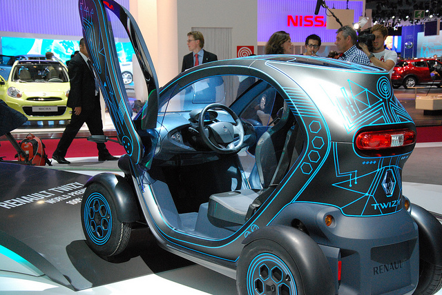 Voiture électrique Renault Twizy présenté au salon de l'auto en 2010