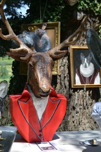 Bustes et trophées d'animaux en papier mâché