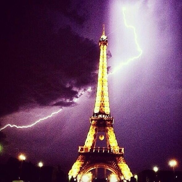 Eiffel éclair 8 juin 2014